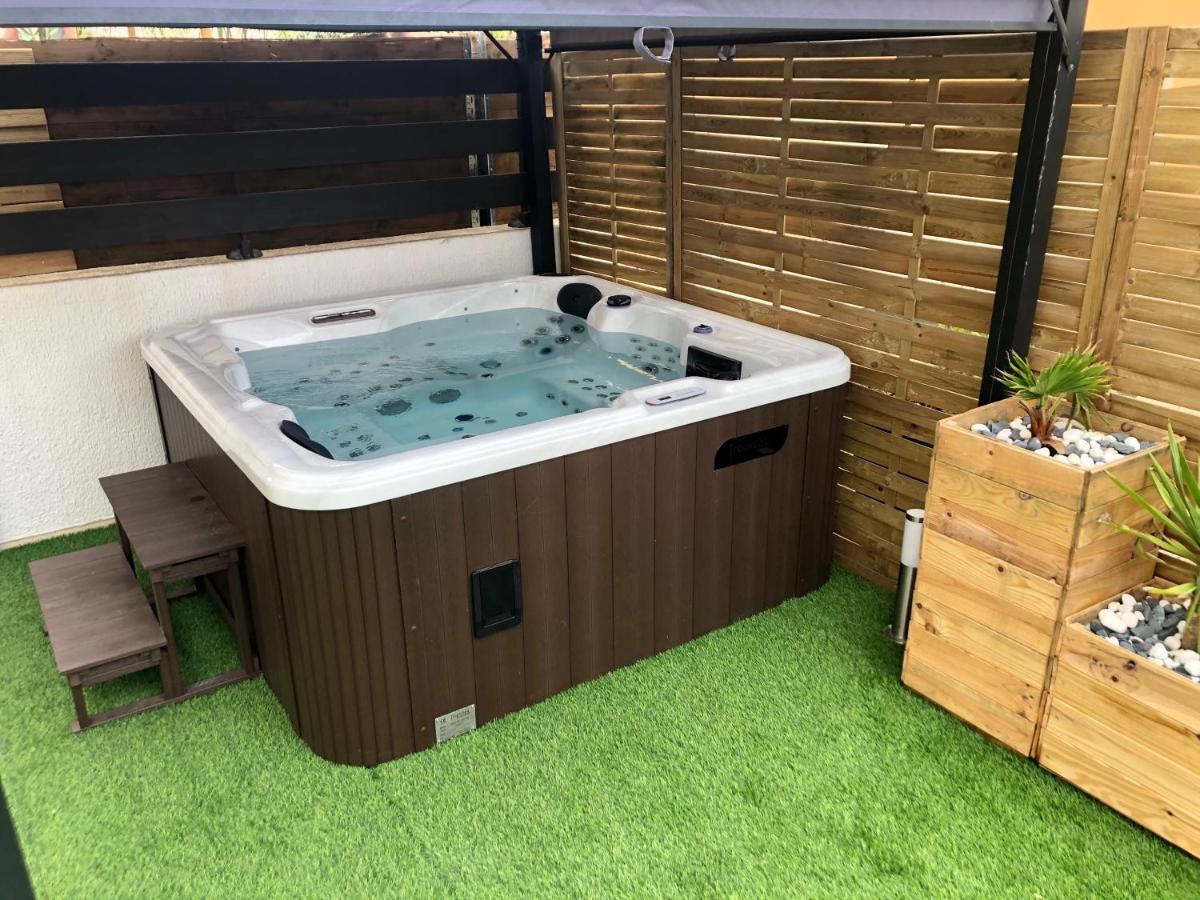 Cap Paradise Suite Jacuzzi Agde Exterior foto